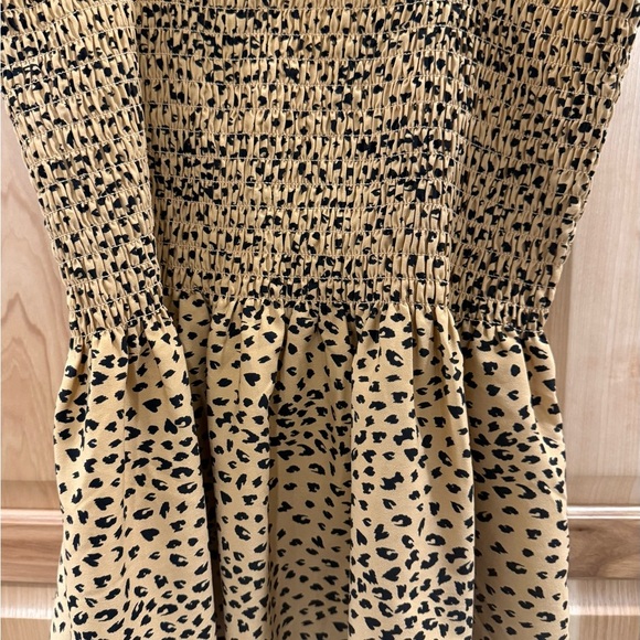 Pleione Anthropologie Classy Tan and Black Leopard Print Smocked Top Size M - Picture 6 of 11